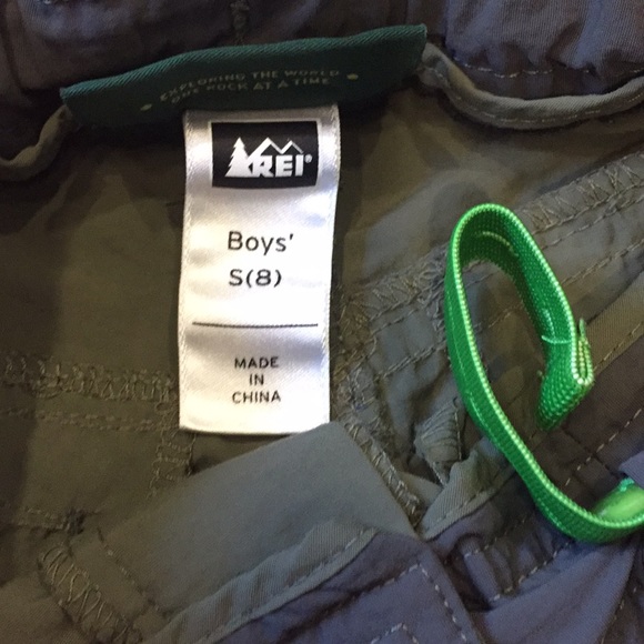 REI olive green boys hiking shorts sz S quick dry - Picture 4 of 6